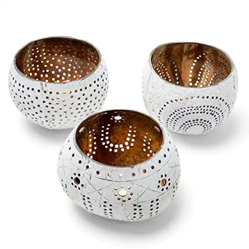 Jollifers Coconut Shell Candle Holders - Set of 3 Tropical Decor Candle Holders for Table Centrepieces - White or Natural Coconut Candles for Tiki Decor, Wooden Gifts, Boho, Decorative Candle Holders.